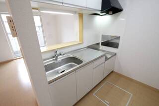 カウンターキッチンでお料理しませんか。写真は他号室です