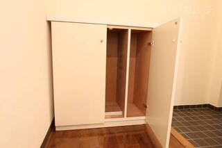 あると便利なシューズボックスです。