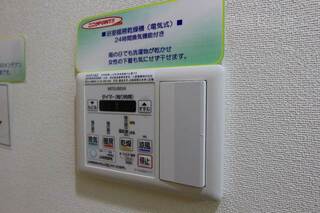 浴室暖房乾燥機で雨の日の洗濯も安心です。