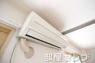 冷暖房エアコン。