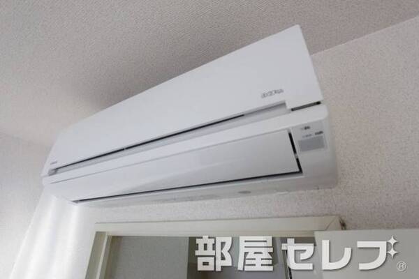 冷暖房エアコン。