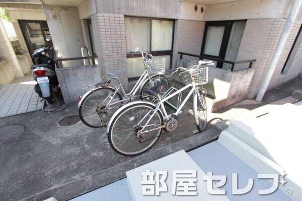 自転車置場。