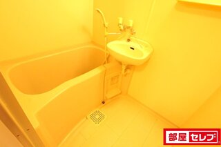女性に嬉しい鏡付きバス