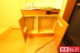 キッチン上部　収納スペース