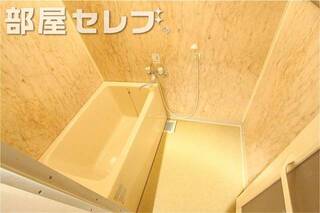 清潔感あるバスルーム。