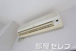 冷暖房エアコン。