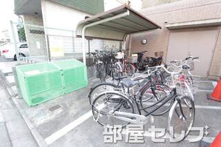 駐輪場。