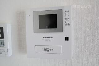 テレビモニターホンで来客時も確認することができます。
