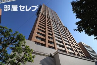 高層のきれいなマンションです