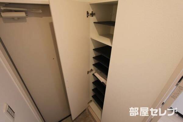 履物がたくさん入ります
