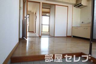 玄関もゆったりしてますよ。