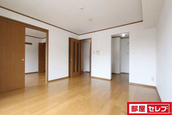 角部屋の写真を参照