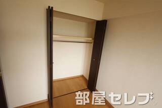 各部屋に収納あります。