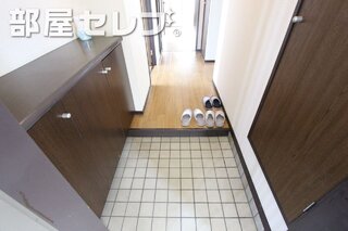 玄関バッチリ広い。