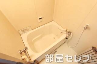 綺麗なバスルームです。