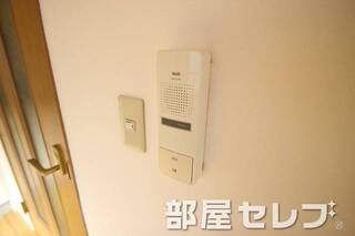 インターホンで来客者をお知らせしてくれます。