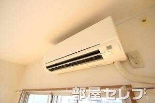 冷暖房エアコン。