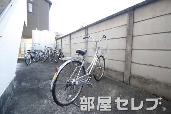 自転車置場。