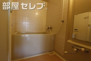 おしゃれな円形カウンターシステムキッチン