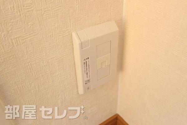光回線も利用できます（別途プロパイダ契約必須）