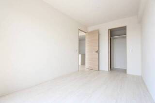 ※写真は別の部屋のものです