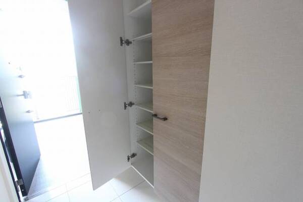 ※写真は別の部屋のものです