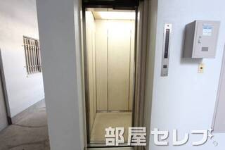エレベーターで楽ちんです。