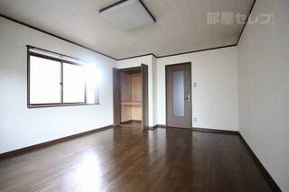 クローゼット付き・広いお部屋です。
