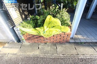 屋根つきの駐輪場です。