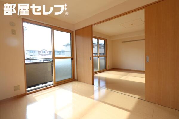※103号室内装写真参照