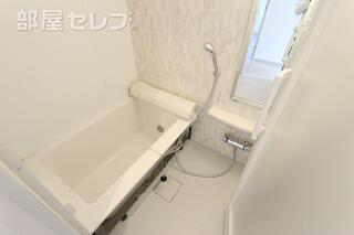 写真は501号室のものになります。