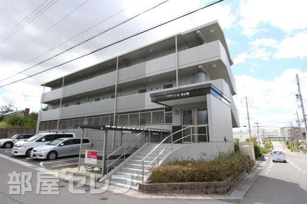 しっかりとした造りの建物です。
