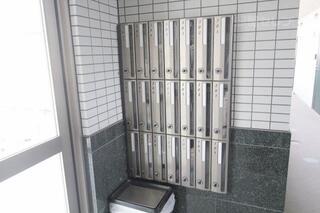 ダイヤル式の郵便ボックスです。