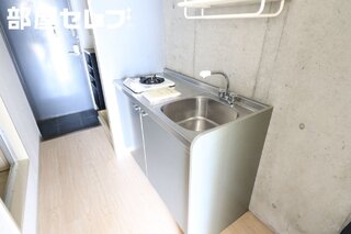 ロフトつきの洋室