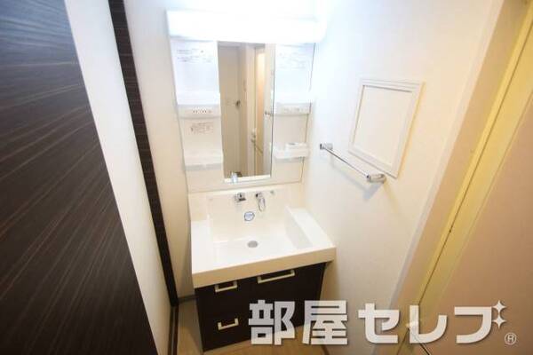 独立洗面台があると便利ですよ。