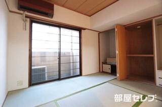 綺麗に内装されています