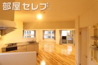 シューズボックス。