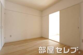 中部屋になります。