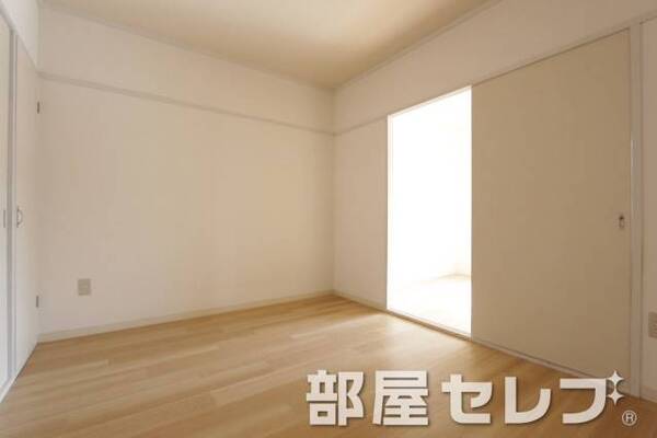 中部屋になります。