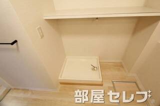 洗濯機置き場はこちらへ。