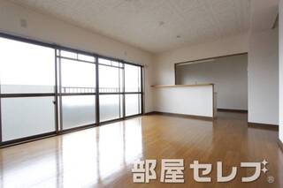 広々としたリビングルーム。