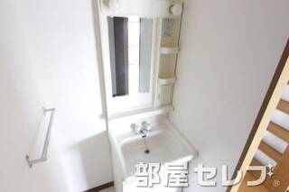 独立洗面化粧台。