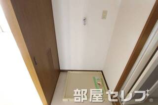 室内洗濯機置き場。