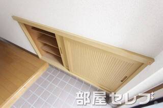 シューズボックス。