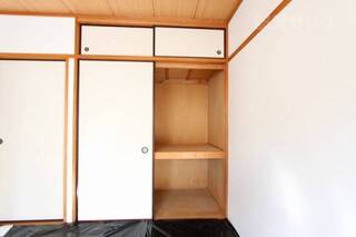 天袋もある和室の押し入れです。