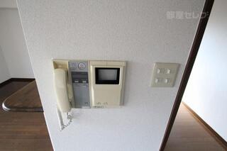 テレビモニターホン付いてます。