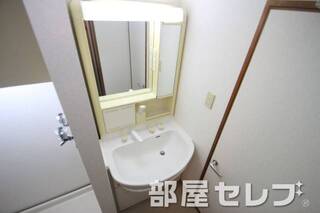 洗髪洗面化粧台。