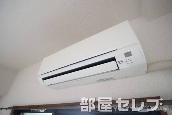 冷暖房エアコン。