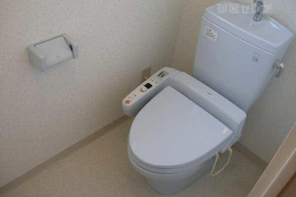 暖房便座機能付のトイレ。