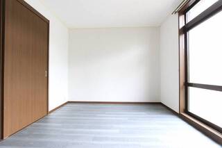 中でも明るさのあるお部屋です。